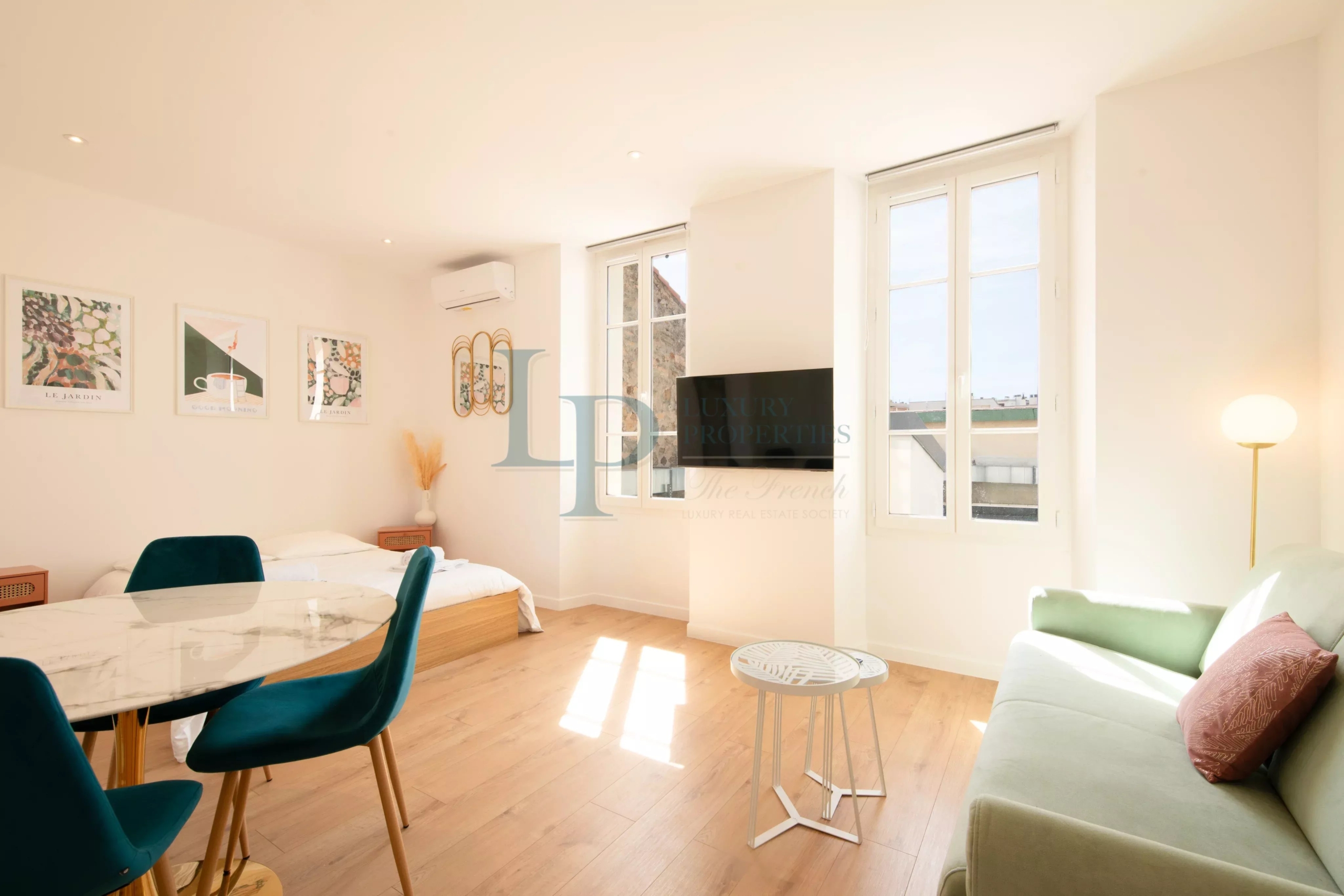 IDÉAL INVESTISSEUR – IMMEUBLE MEUBLÉ À FORT RENDEMENT AU CŒUR DE SAINTE-MAXIME