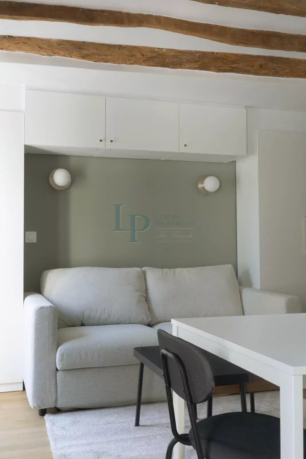 EXCLUSIVITÉ – Studio Paris 8ème rue du Faubourg Saint-Honoré – 28 m2