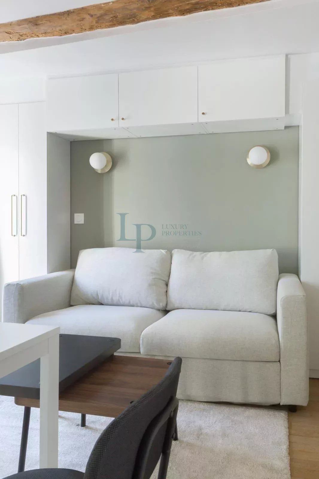 EXCLUSIVITÉ – Studio Paris 8ème rue du Faubourg Saint-Honoré – 28 m2