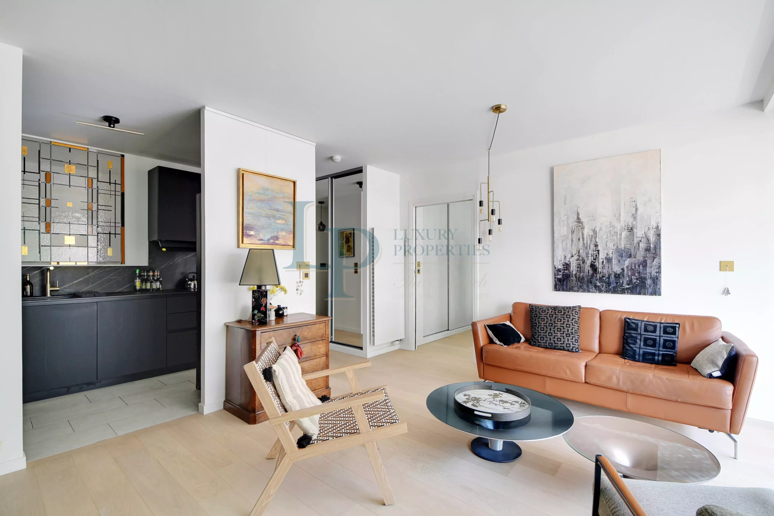 Exclusivité – Paris XVIII – Appartement deux pièces en parfait état – Terrasse – Parking