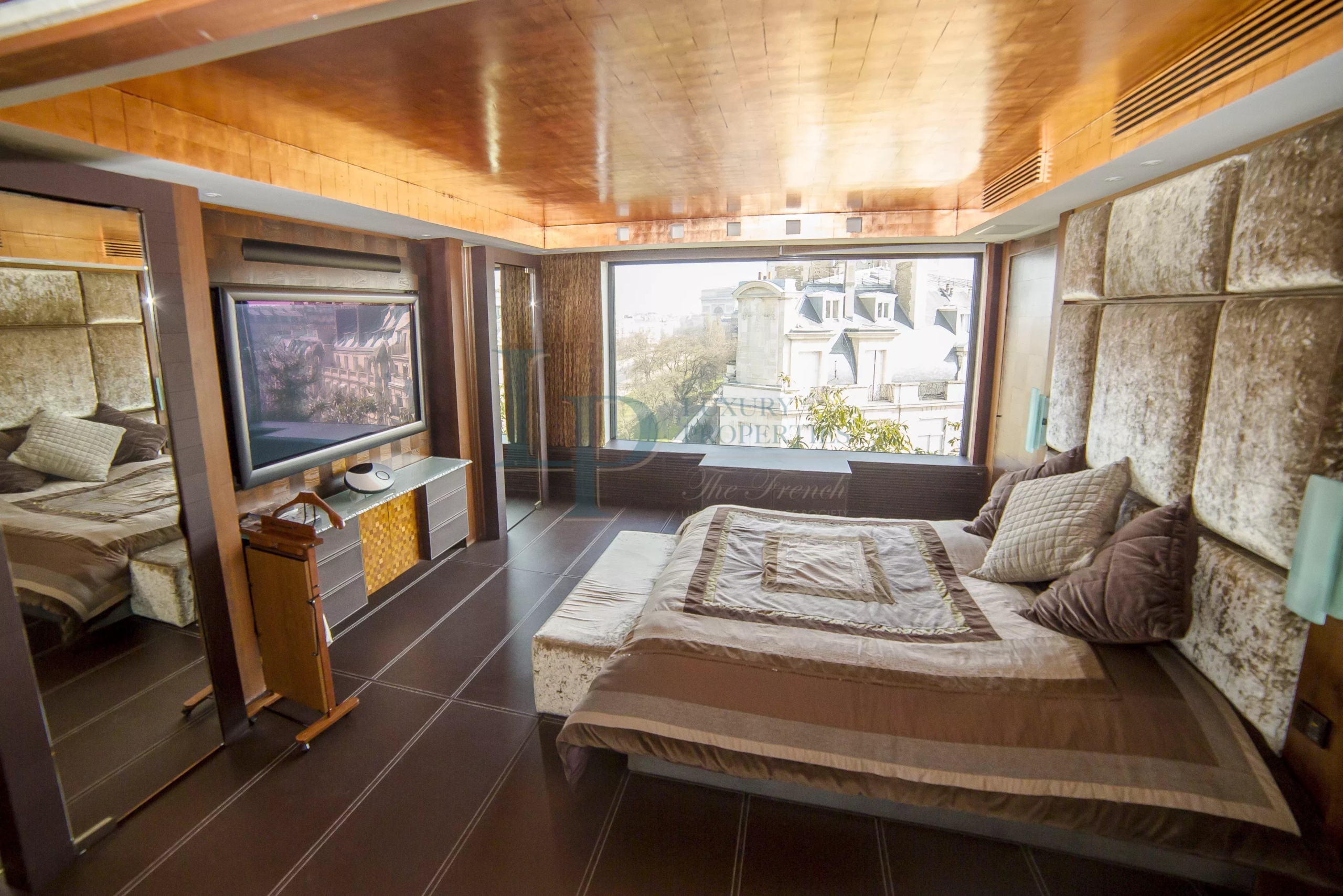 PENTHOUSE DE LUXE avec TERRASSE avenue Foch