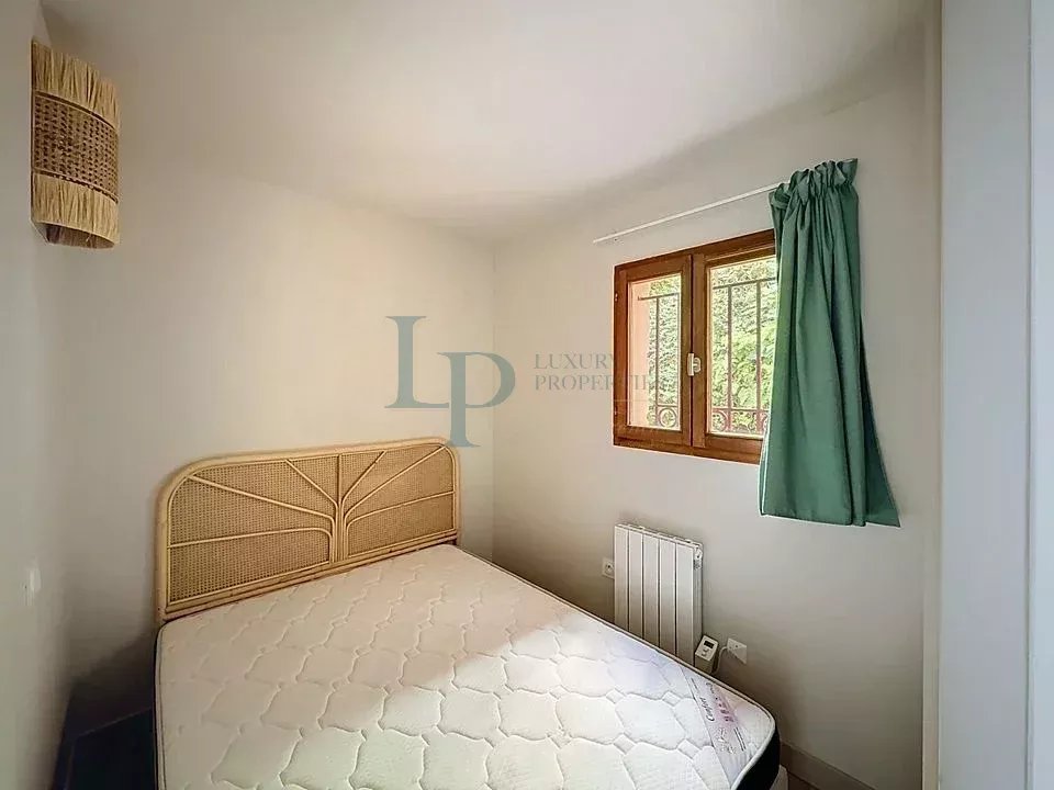 Villa of the Painters Neighborhood of La Croix des Gardes — in the heart of the pine forest in Cannes