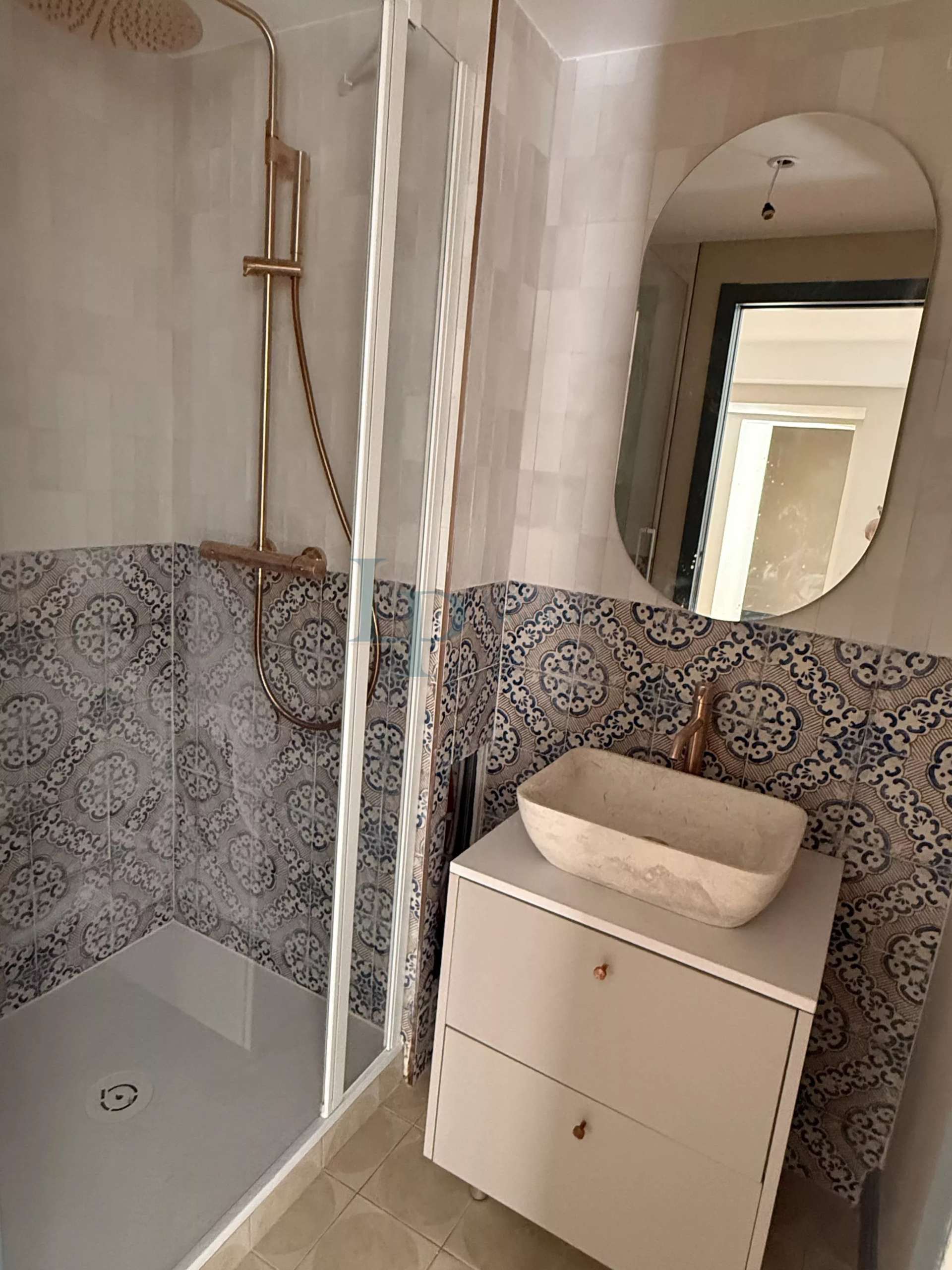 Villa Siébel – NICE – 2 pièces rénové | Investissement locatif