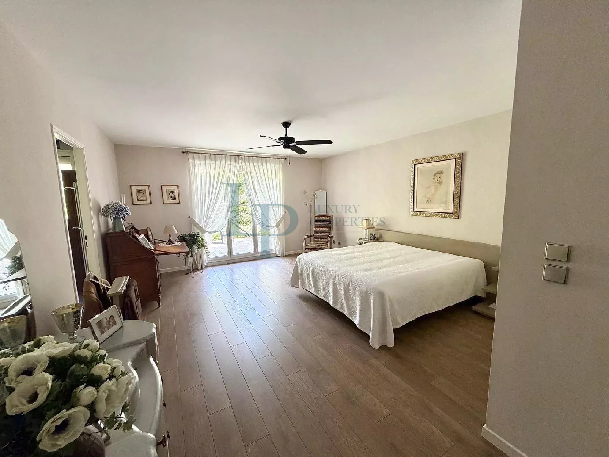 Maison – 8 pièces 270 m² – Ozoir-La-Ferrière (77330)