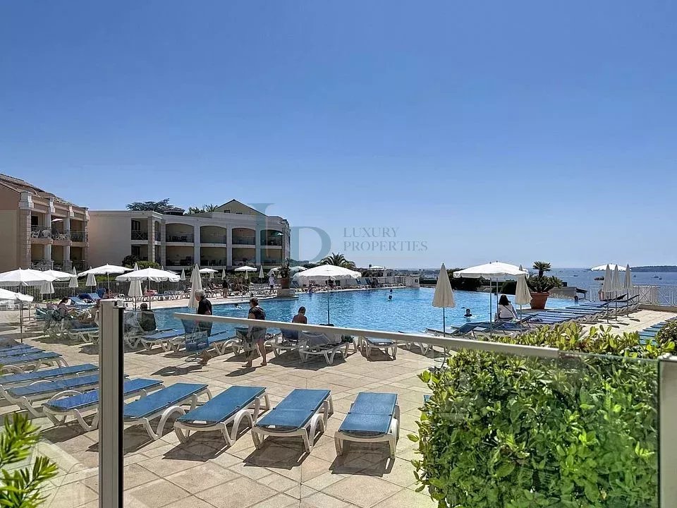 Villa of the Painters Neighborhood of La Croix des Gardes — in the heart of the pine forest in Cannes