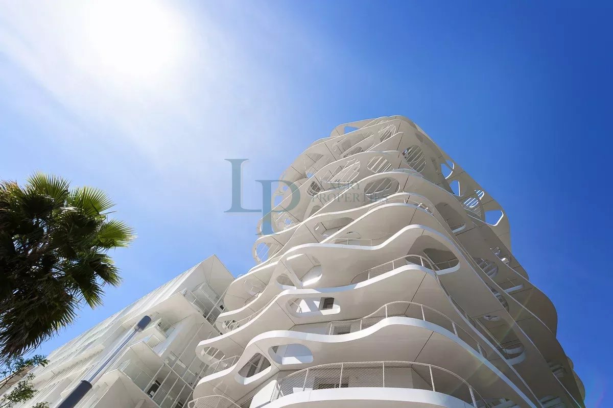 HANA — Appartement T2 d’Exception — 16ème Étage, Nice Méridia