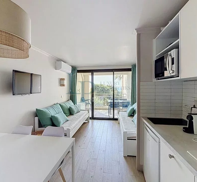 Villa des Peintres Quartier de la Croix des Gardes — au cœur de la pinède cannoise