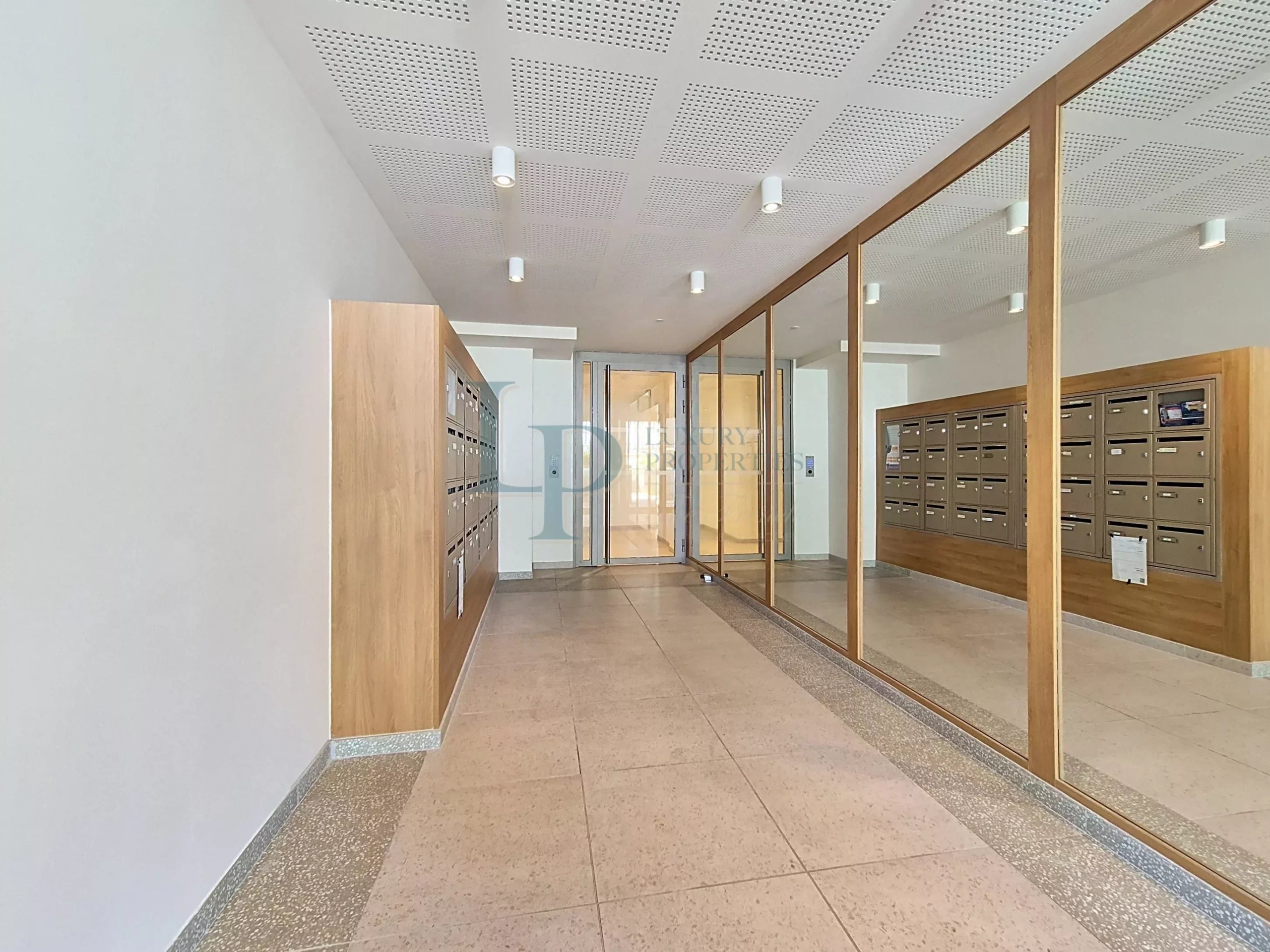RÉSIDENCE CARRÉ DES ARTS — Issy-les-Moulineaux · Trois pièces d’exception