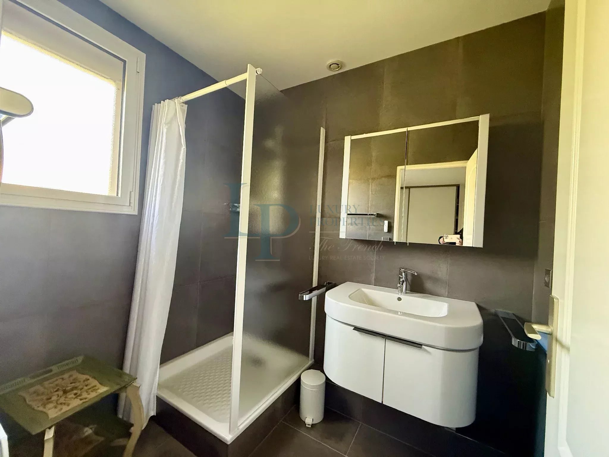 Maison – 8 pièces 270 m² – Ozoir-La-Ferrière (77330)